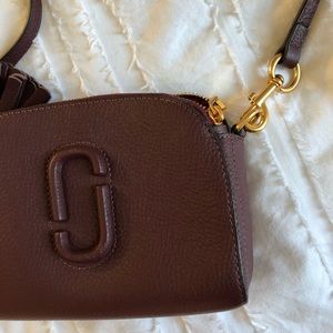 MARC JACOBS - Maroon Crossbody Bag (Gold Detail)